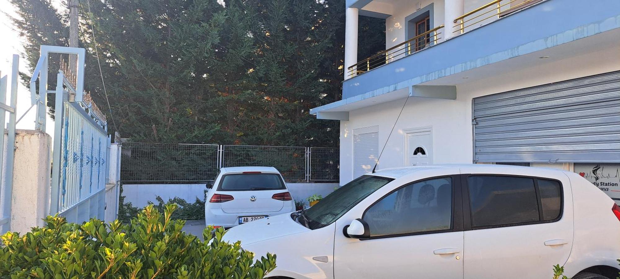 Villa Likaj Berat Exteriör bild