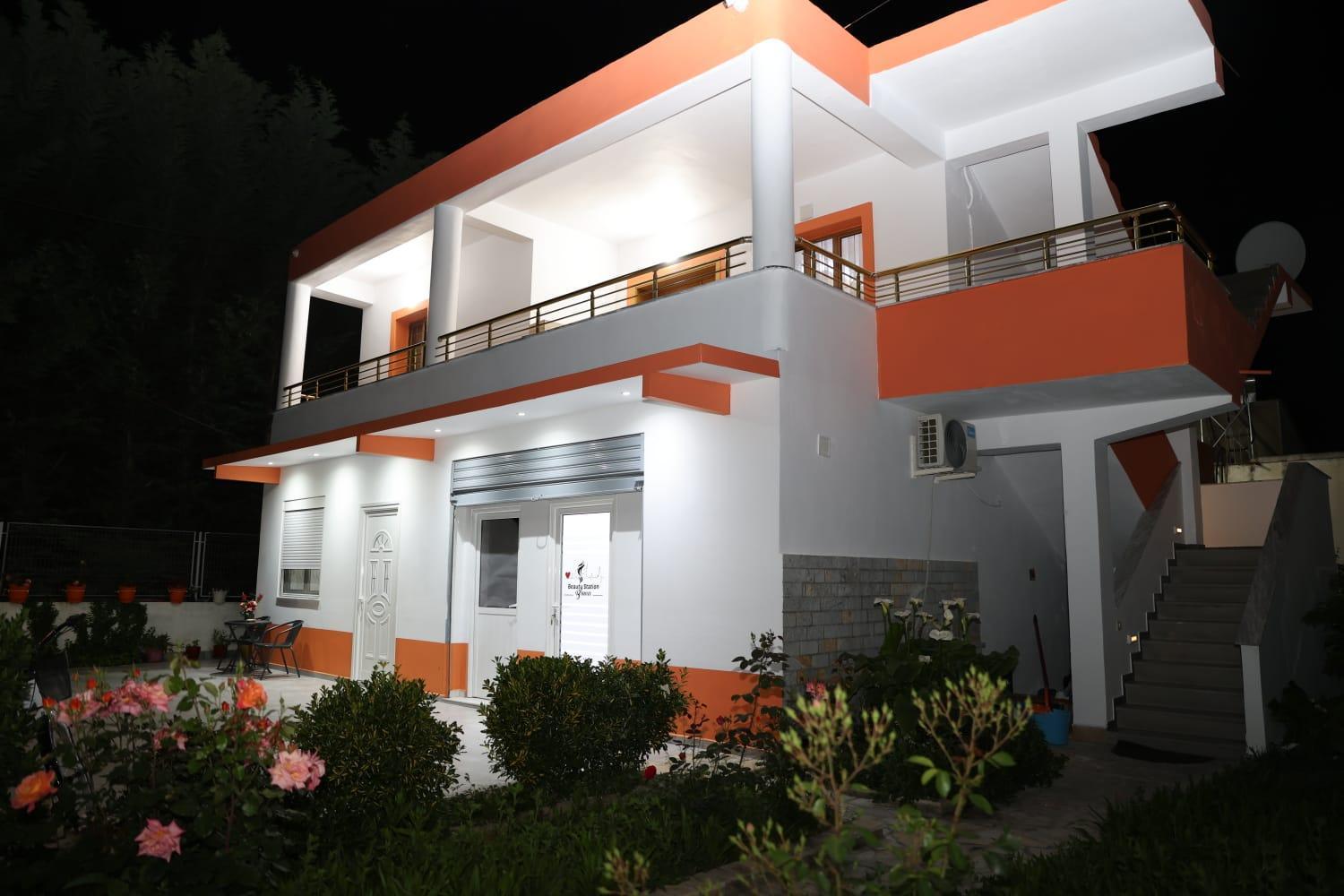 Villa Likaj Berat Exteriör bild